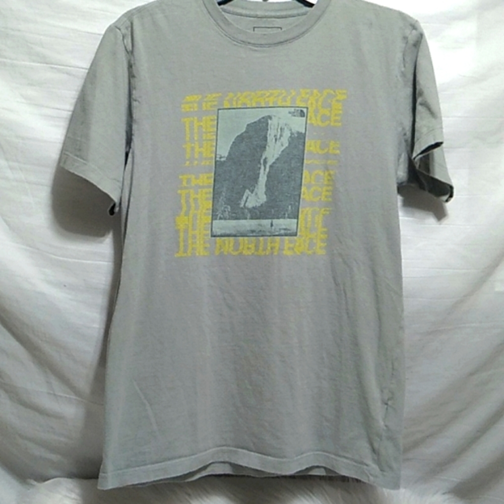 (D-11) The North Face Unisex Tee Sz.S Light Wash Wear